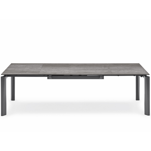 Esteso extendable dining table
