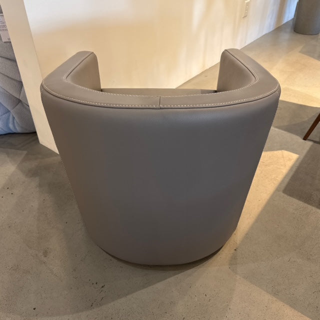 pretty chair | Gamma $2,494