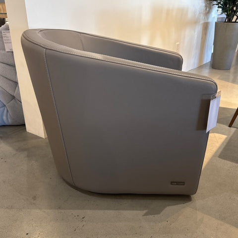 pretty chair | Gamma $2,494