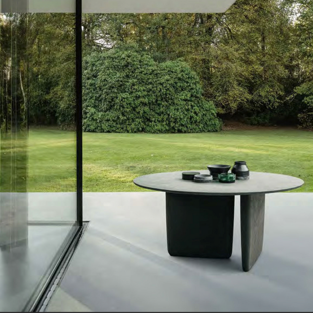 tobi-ishi outdoor dining table | b&b italia