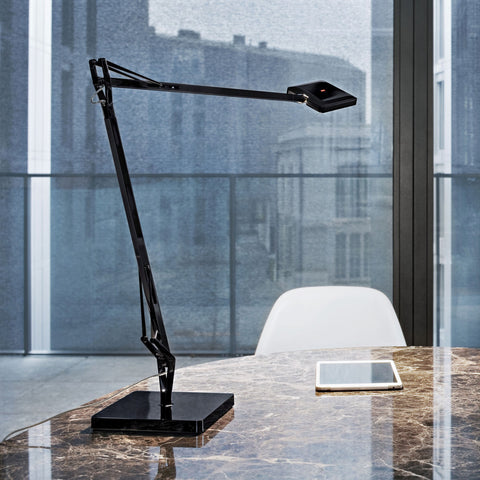 kelvin edge table lamp | flos