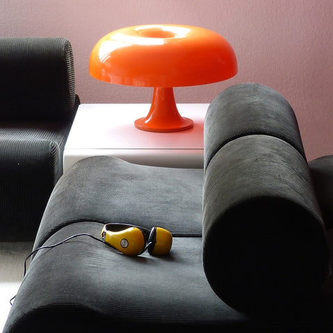 artemide nesso table lamp in orange 