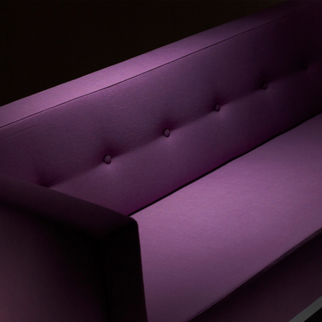 artifort 070 2.5 seat sofa with arms